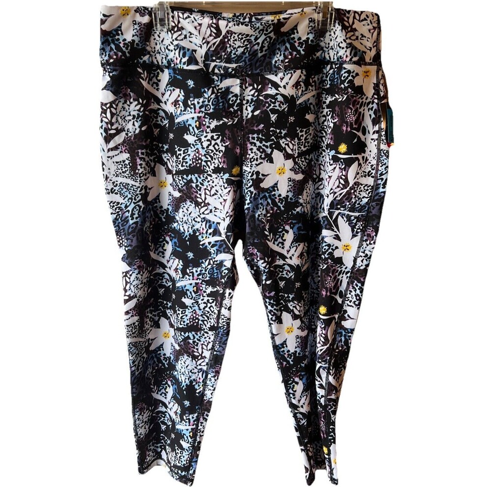Printed Floral Active Capri Pants - Black & White